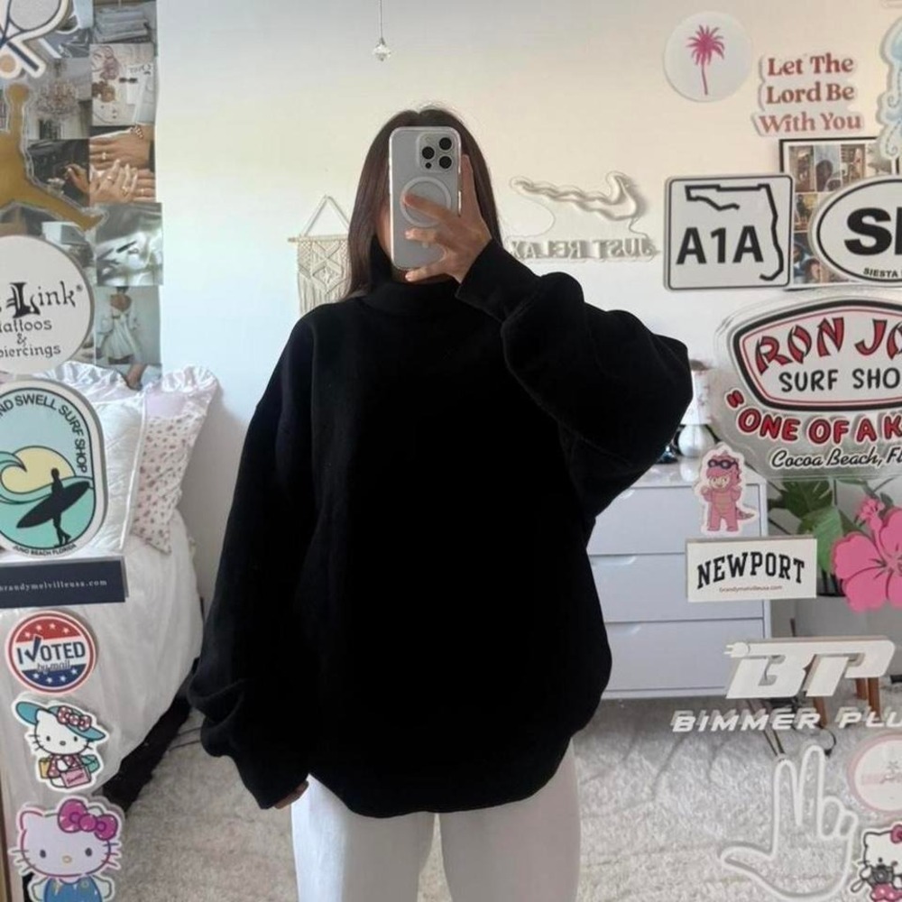 black Aritzia‎ mockneck sweatshirt